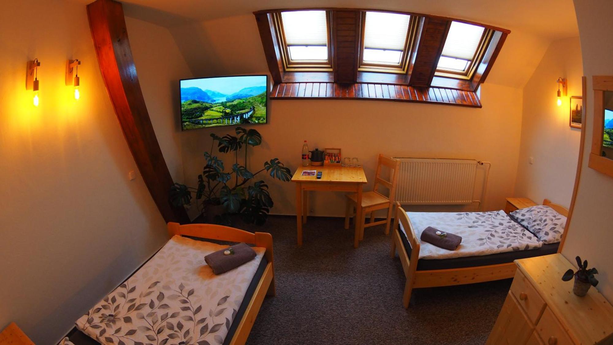 Hotel Britannia Vsetin Bagian luar foto