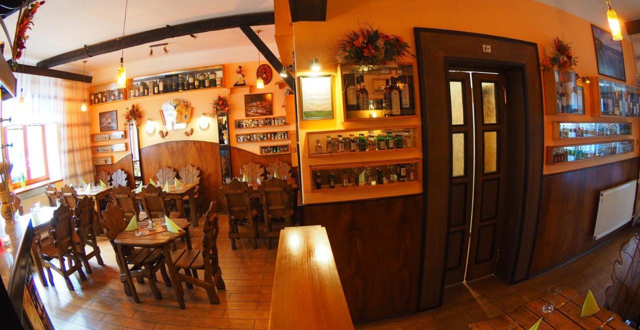 Hotel Britannia Vsetin Bagian luar foto