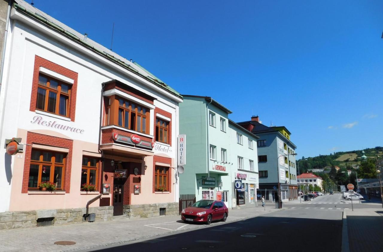 Hotel Britannia Vsetin Bagian luar foto