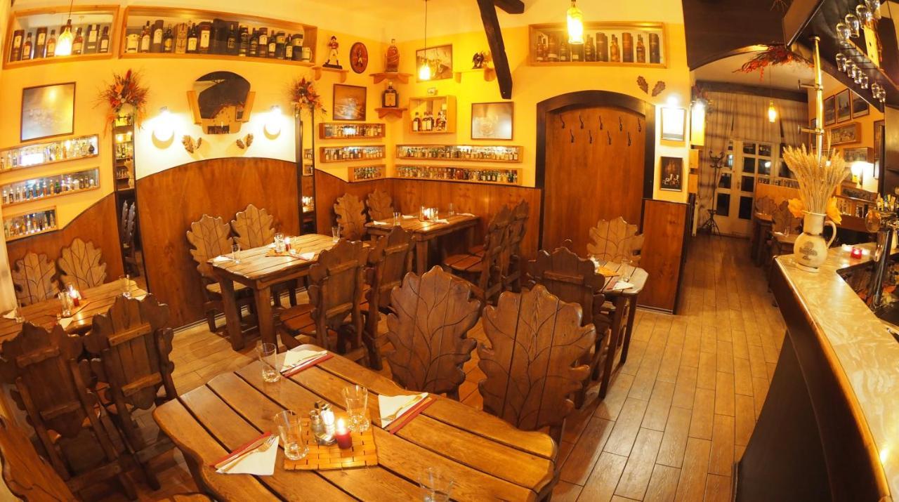 Hotel Britannia Vsetin Bagian luar foto