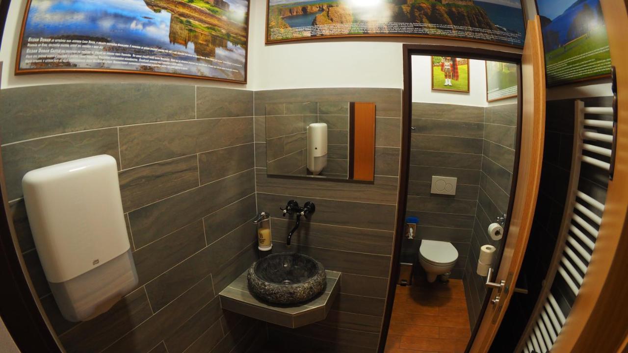 Hotel Britannia Vsetin Bagian luar foto