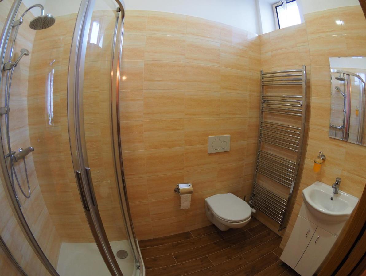 Hotel Britannia Vsetin Bagian luar foto