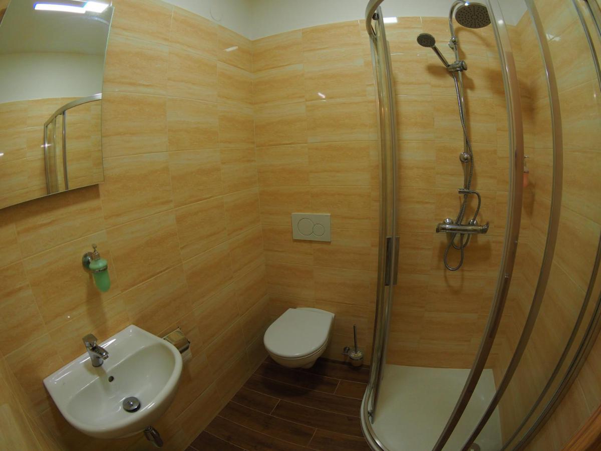 Hotel Britannia Vsetin Bagian luar foto