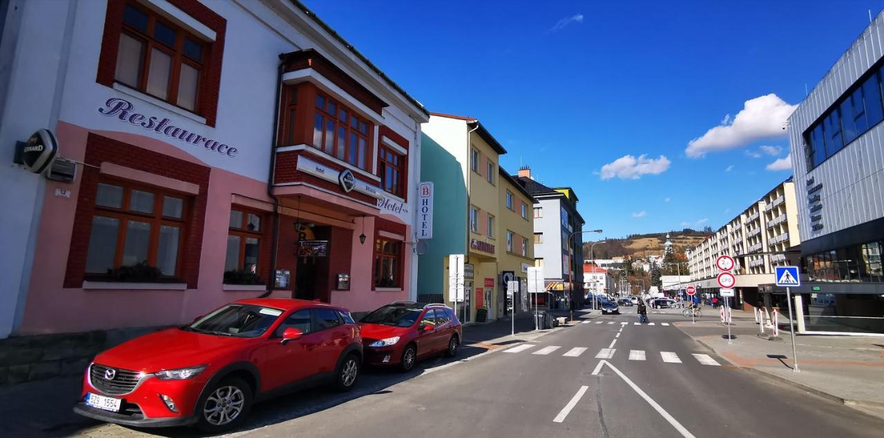 Hotel Britannia Vsetin Bagian luar foto